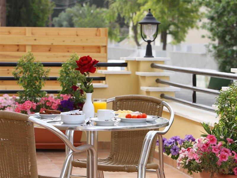 Crown Inn Hotel Nicosia Exterior photo